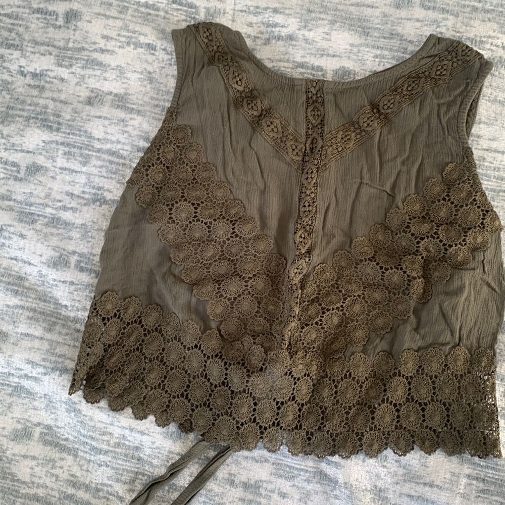 Cute laced crop top olive